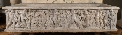 Sarkofag marmurowy z przedstawieniem orszaku dionizyjskiego.