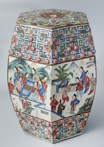 ujęcie całości 3/4, lekko z góry