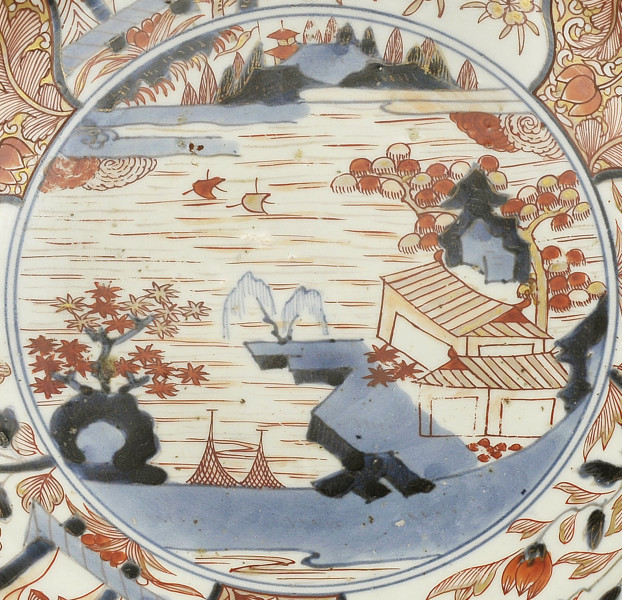 detal - dekoracja na dnie talerza, przedstawiająca: krajobraz z pawilonami nad jeziorem