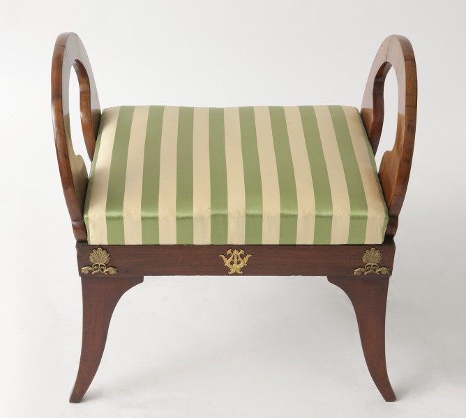 strona pierwsza - ujęcie lekko z góry