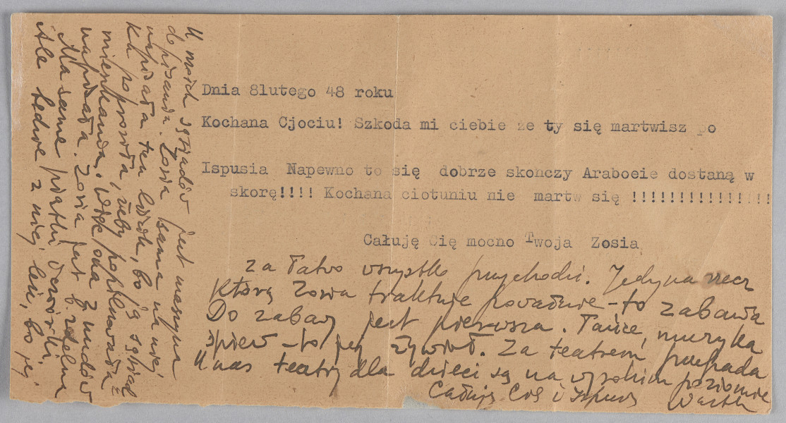 Ujęcie z góry, recto, kartka zapisana pismem odręcznym i maszynopisem