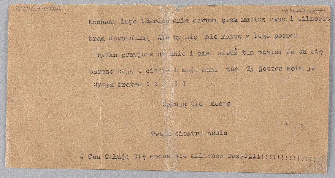 Ujęcie z góry, verso, kartka  zapisana maszynopisowo