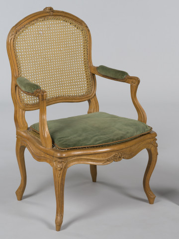 ujęcie 3/4 z poduszką