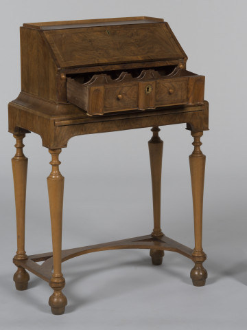 ujęcie 3/4 z otwartą szufladą