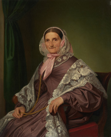 obraz - Ujęcie z przodu;  Portret starszej damy. Siedząca kobieta w eleganckim stroju na zielonym tle.