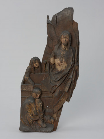 kwatera ołtarza, płaskorzeźba - Ujęcie z przodu; Płaskorzeźba przedstawiająca Chrystusa zmartwychpowstającego z grobu. Kwatera prawego skrzydła, późnogotyckiego ołtarza pasyjnego z Wkryujścia (Ueckermünde).