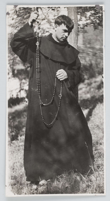 Fotografia Józefa Czechowicza w stroju zakonnika

