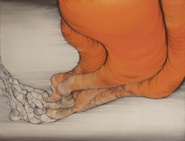 Przestrzeń XII b - ujęcie z przodu; Kompozycja w układzie poziomym. Od góry z prawej strony obrazu, wypełniający ponad jedną czwartą pracy trzy czerwonopomarańczowe, obłe formy opadające w dół, zapętlające się coraz bardziej przechodząc do szaro-białego kłębowiska kłączy zwężających się ku lewej krawędzi obrazu. Niesygnowany.