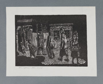 scena rodzajowa - Na tle niskich, parterowych domów pokazane życie codzienne na ulicy. Na brukowanej ulicy, z lewej stoi kobieta z dzieckiem, obok widoczna sylwetka powieszonego mężczyzny. Dalej postać bosego chłopca sprzedającego bułki (?), dwóch mężczyzn, jeden z nich niesie drabinę, drugi, odwrócony tyłem trzyma w rękach skrzynkę (?). Z prawej na pierwszym planie dwie postacie kobiece – jedna ujęta z tyłu, w chustce na głowie zwraca twarz w kierunku widza. Na rękawie ma opaskę z gwiazdą Dawida. Druga, bosa, ujęta en face, przed sobą trzyma w rękach tacę z jedzeniem na sprzedaż. W drugim planie, w otwartym oknie drugiego domu widoczna postać kobiety. W tle u góry zarys panoramy miasta – wieże kościołów, dachy kamienic.