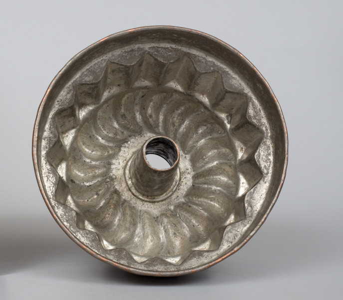 ujęcie z dołu (na wnętrze)