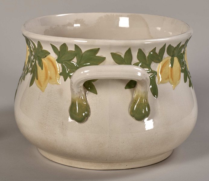 Wanienka toaletowa. widok na uchwyt 